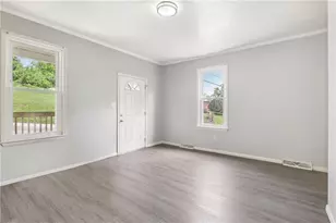 1017 Main St, Coraopolis, PA 15108 - Photo 6