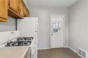 1017 Main St, Coraopolis, PA 15108 - Photo 16