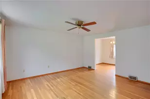 144 Connie Dr, Ross Twp, PA 15214 - Photo 4