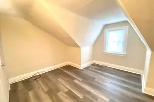 910 Smithton Ave, Pittsburgh, PA 15212 - Photo 10
