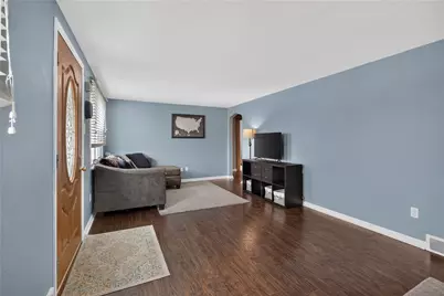 947 Kirsopp Ave, Pittsburgh, PA 15220 - Photo 8