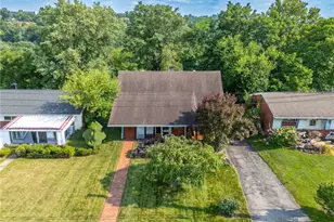 658 Lindsay Rd, Scott Township, PA 15106 - Photo 4