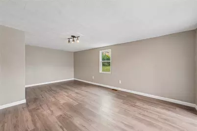 300 Pershing Dr, New Kensington, PA 15068 - Photo 20