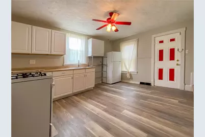 301 Wykes St, Aliquippa, PA 15001 - Photo 10