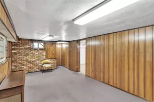 218 Skyport Rd, West Mifflin, PA 15122 - Photo 6