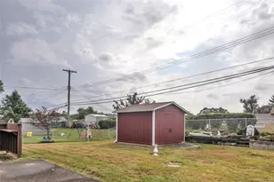 218 Skyport Rd, West Mifflin, PA 15122 - Photo 12