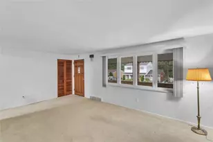 218 Skyport Rd, West Mifflin, PA 15122 - Photo 10