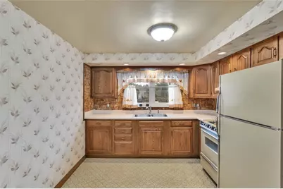 218 Skyport Rd, West Mifflin, PA 15122 - Photo 8