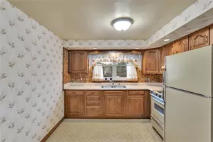218 Skyport Rd, West Mifflin, PA 15122 - Photo 8