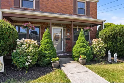 700 Lochinvar Drive, Pittsburgh, PA 15237 - Photo 2