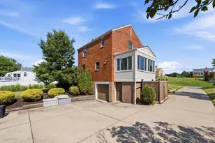 700 Lochinvar Dr, Pittsburgh, PA 15237 - Photo 22