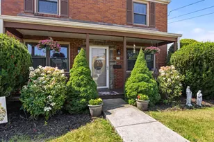 700 Lochinvar Dr, Pittsburgh, PA 15237 - Photo 2