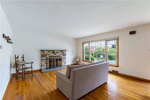 11 W Market St, Burgettstown Boro, PA 15021 - Photo 4