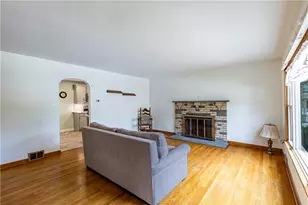 11 W Market St, Burgettstown Boro, PA 15021 - Photo 6