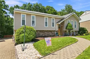 1737 Grovecrest Dr, Pittsburgh, PA 15239 - Photo 2
