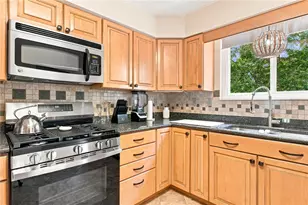 1737 Grovecrest Dr, Pittsburgh, PA 15239 - Photo 14