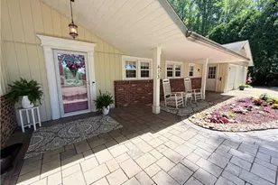 433 Shady Dr, Grove City Boro, PA 16127 - Photo 4