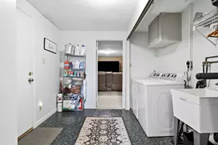 1554 Pineview Dr, Pittsburgh, PA 15241 - Photo 36