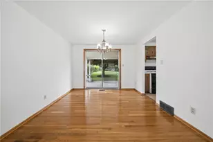 349 Crescent Gardens Dr, Pittsburgh, PA 15235 - Photo 6