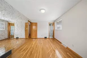 349 Crescent Gardens Dr, Pittsburgh, PA 15235 - Photo 16