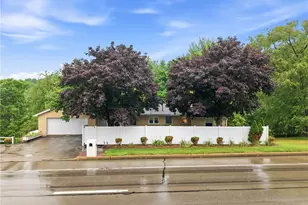 2552 S Hermitage Rd, Hermitage, PA 16148 - Photo 1