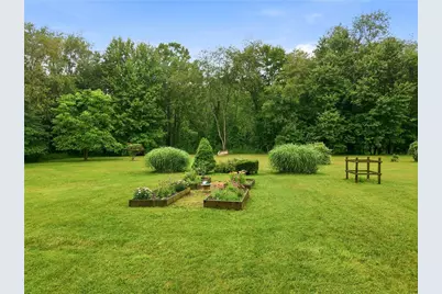 2552 S Hermitage Rd, Hermitage, PA 16148 - Photo 8