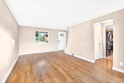 434 Regency Dr, Pittsburgh, PA 15239 - Photo 4