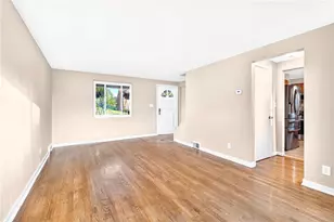 434 Regency Dr, Pittsburgh, PA 15239 - Photo 4
