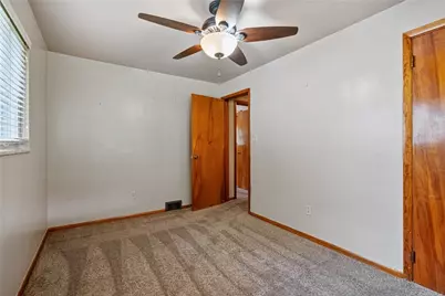 8 Norwich Ave, Pittsburgh, PA 15229 - Photo 16
