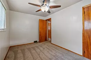 8 Norwich Ave, Pittsburgh, PA 15229 - Photo 16