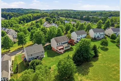 106 Valleybrook Dr, Adams Township, PA 16059 - Photo 2