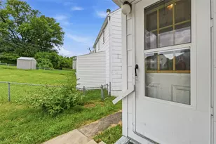 544 Thompson Ave, Clairton, PA 15025 - Photo 4