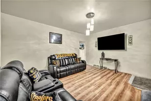 14 Arnold St, Pittsburgh, PA 15205 - Photo 4
