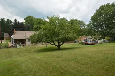 144 Elmwood Dr, Pittsburgh, PA 15116 - Photo 46