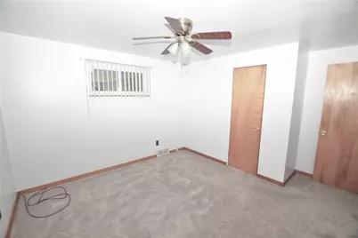 144 Elmwood Dr, Pittsburgh, PA 15116 - Photo 28