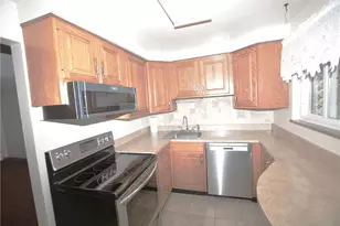 144 Elmwood Dr, Pittsburgh, PA 15116 - Photo 14