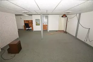 144 Elmwood Dr, Pittsburgh, PA 15116 - Photo 32