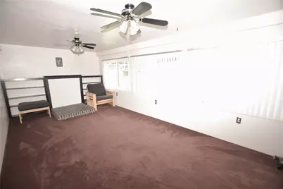144 Elmwood Dr, Pittsburgh, PA 15116 - Photo 18