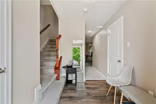 347 Sunrise Dr, Carnegie, PA 15106 - Photo 2