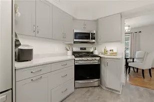 1830 Foxcroft Ln, Pittsburgh, PA 15101 - Photo 10