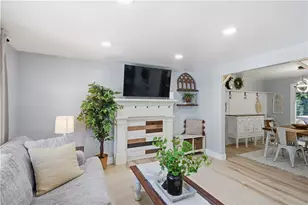 645 Carnival Dr, Pittsburgh, PA 15239 - Photo 10