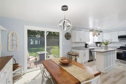 645 Carnival Dr, Pittsburgh, PA 15239 - Photo 12