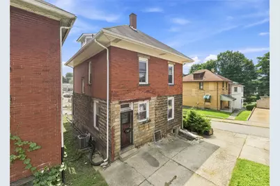 413 E Pittsburgh St, Greensburg, PA 15601 - Photo 2
