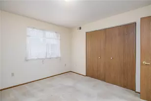 207 Clubhouse Dr, South Strabane, PA 15301 - Photo 10