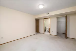 207 Clubhouse Dr, South Strabane, PA 15301 - Photo 8
