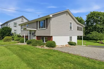 412 Highland Ave, Grove City Boro, PA 16127 - Photo 1