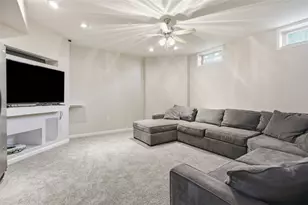 8400 Van Buren Dr, Pittsburgh, PA 15237 - Photo 26