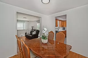 134 Queenston Dr, Wilkins Township, PA 15235 - Photo 8