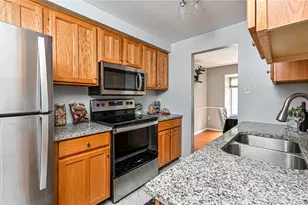 302 Elm Ct, Ross Twp, PA 15237 - Photo 6