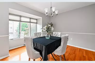 302 Elm Ct, Ross Twp, PA 15237 - Photo 10